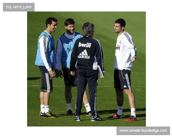 穆里尼奥场边激情指挥,与阿韦洛亚战术博弈成看点 穆里尼奥场边激情指挥,与阿韦洛亚战术博弈成看点